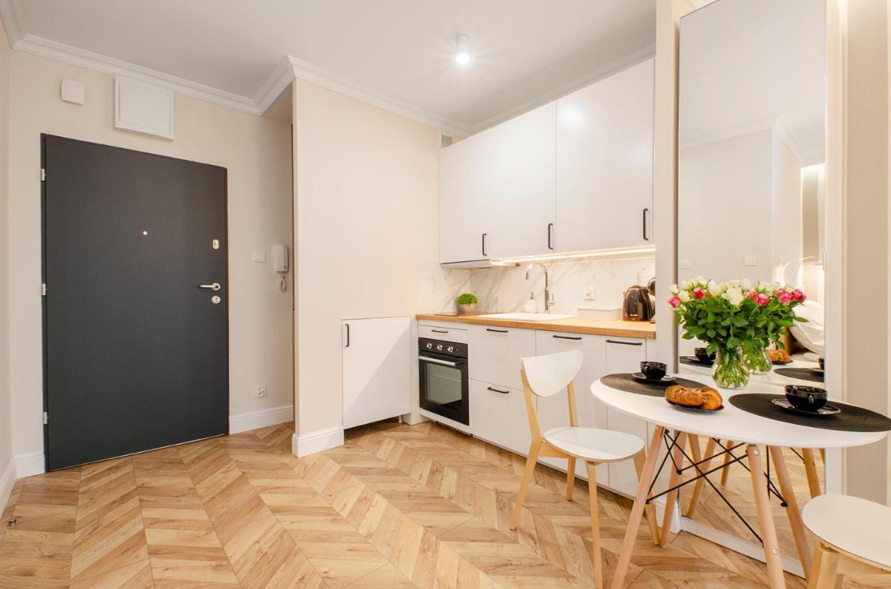 Sky Home- Rose Apartament -Manufaktura, Bezplatny Parking, Klima, Dostep Na Kod Łódź Eksteriør bilde